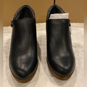 DR. SCHOLL'S WEDGE BOOTIE Size  9.5